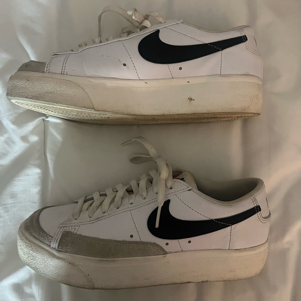 Nike Women’s platform Blazer